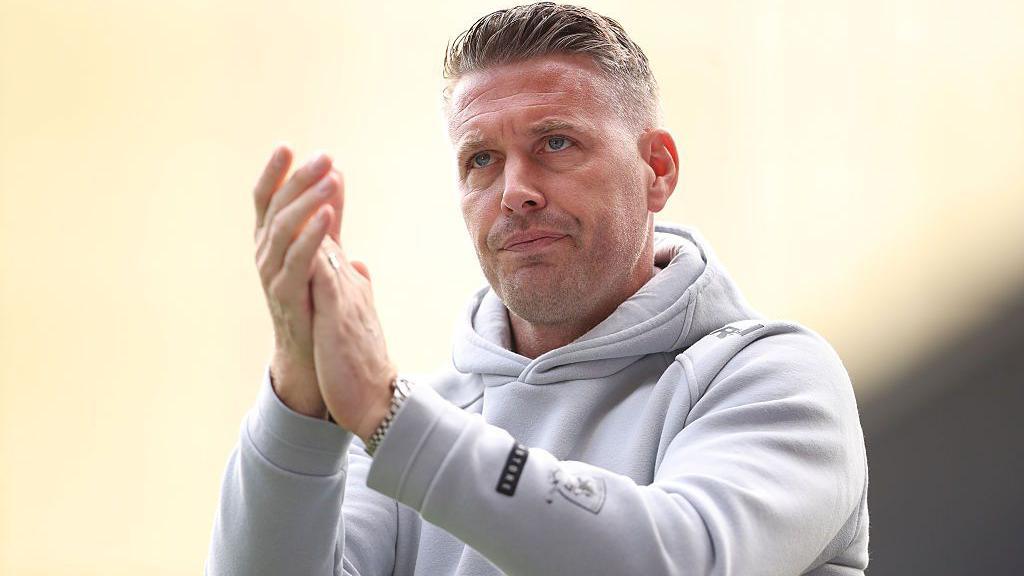 کناره‌گیری راب ادواردز از هدایت میدلزبرو به‌دلیل علاقه ولورهمپتون